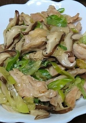 おつまみにも◎せせりときのこの炒め物♪-レシピのメイン写真