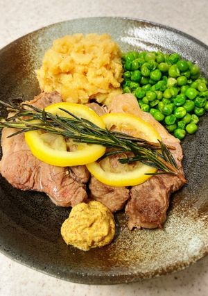 ローズマリー香る♪シンプルなラムステーキ-レシピのメイン写真