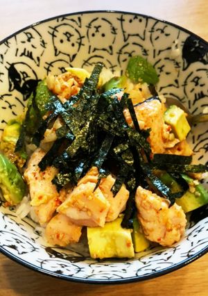 コストコのサーモンポキのアボカド丼-レシピのメイン写真