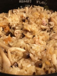 秋の味覚!!きのこ☆たっぷり炊き込みご飯-レシピのメイン写真