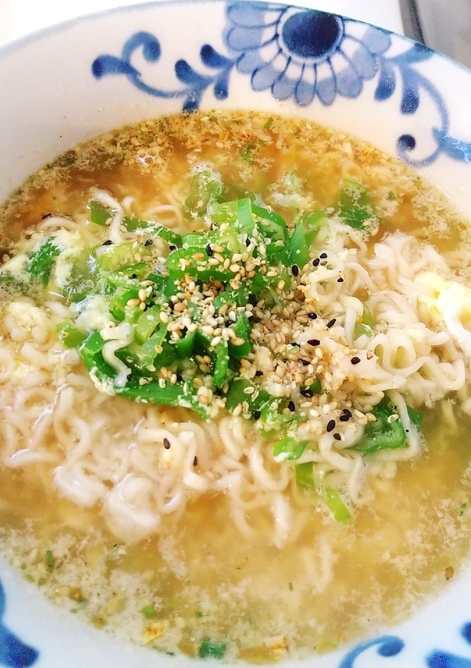 ごま油で仕上げる！ねぎ玉しょうゆラーメン-レシピのメイン写真