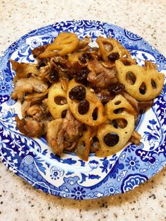副菜 豚肉とれんこん、レーズンの甘辛炒め-レシピのメイン写真