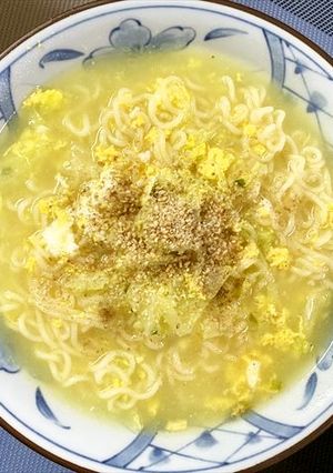 キャベツと卵のサッポロ一番塩ラーメン♪-レシピのメイン写真