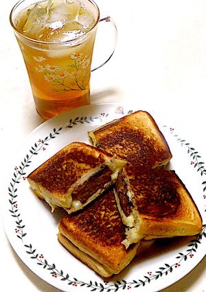 マルシンハンバーグのホットサンド-レシピのメイン写真