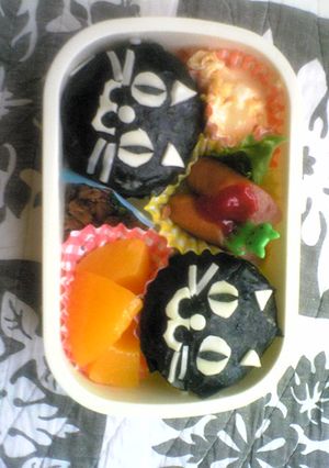 簡単！キャラ弁！クロネコちゃんおにぎり　-レシピのメイン写真