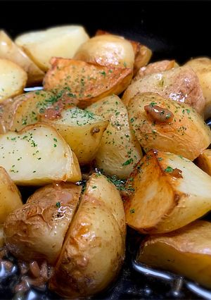 オリーブオイルでおしゃれに！酒呑ポテト-レシピのメイン写真