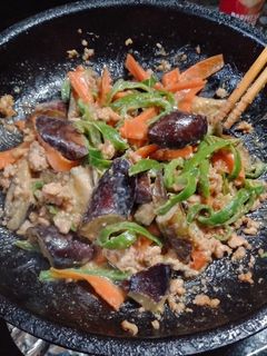 鶏そぼろ味噌マヨ炒め(茄子ピーマン人参)-レシピのメイン写真