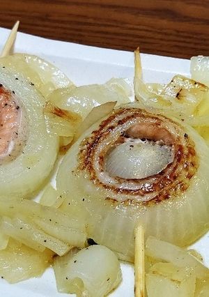 秋鮭ハラスのたまねぎグルグル焼き。-レシピのメイン写真