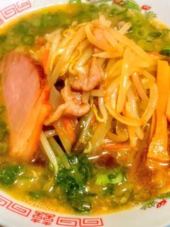豚もやし炒めたっぷりの背脂醤油ラーメン-レシピのメイン写真