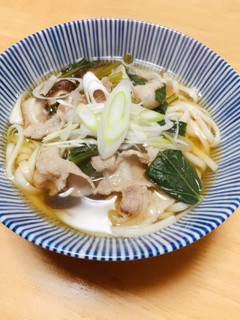 温まる♪小松菜と椎茸の肉うどん-レシピのメイン写真