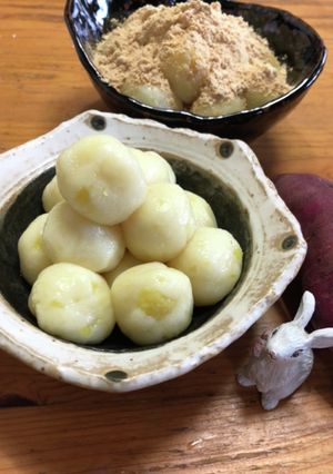 さつま芋の白玉団子！きな粉を添えて-レシピのメイン写真