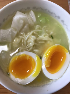 サッポロ一番もちチーズ半熟卵ラーメン-レシピのメイン写真