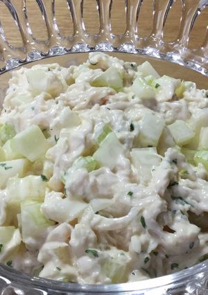 セロリがシャキシャキしっとりチキンサラダ-レシピのメイン写真