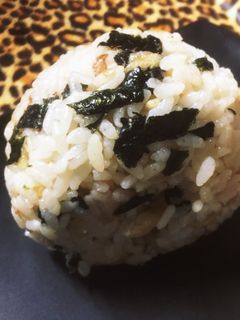 食べ過ぎ注意!やみつきおにぎり-レシピのメイン写真