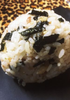 食べ過ぎ注意!やみつきおにぎり-レシピのメイン写真