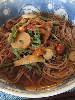 めんつゆ・山菜水煮 で 簡単山菜そば-レシピのメイン写真