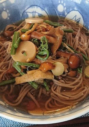 めんつゆ・山菜水煮 で 簡単山菜そば-レシピのメイン写真