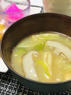 美味しい油揚げと椎茸とネギのお味噌汁-レシピのメイン写真