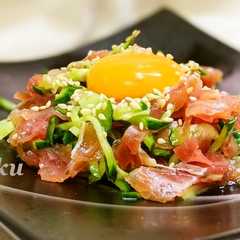 A picture of 生ハムの和風ユッケ.