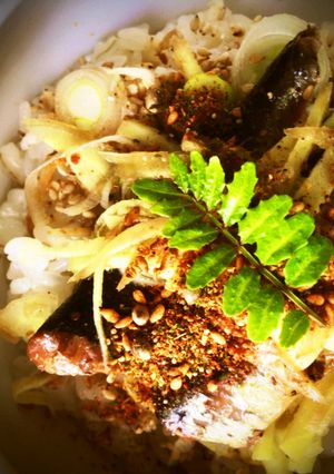 鰯or鯖缶 揚げ焼き*簡単ピリ辛 雑穀丼-レシピのメイン写真