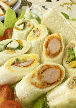 簡単！朝ごはん☆何でも巻いてロールサンド-レシピのメイン写真