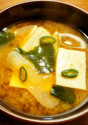 浜納豆入り　豆腐、葱、若布のお味噌汁　-レシピのメイン写真