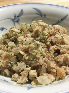 鯵の干物に玉ねぎ加えた おつまみ風サラダ-レシピのメイン写真