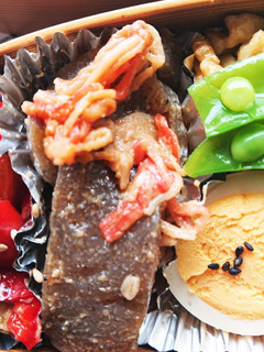 弁当★こんにゃくカニかまピリ辛味噌煮込み-レシピのメイン写真