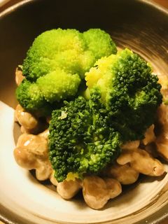 毎日の納豆●くたくたブロッコリーと-レシピのメイン写真