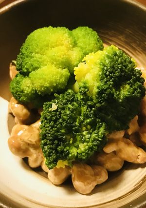 毎日の納豆●くたくたブロッコリーと-レシピのメイン写真