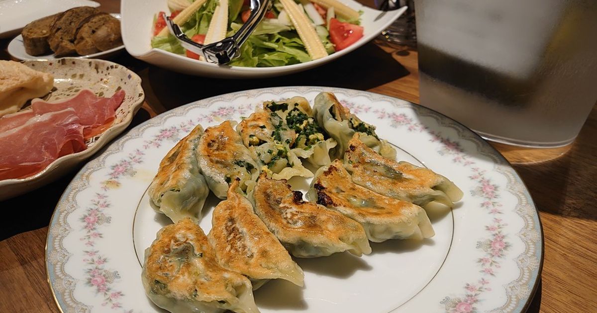 海老、にら、炒り卵の餃子&炒飯 by トモエル39 【クックパッド