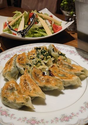 海老、にら、炒り卵の餃子&炒飯-レシピのメイン写真