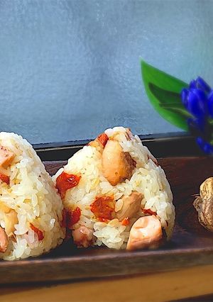 【鮭おにぎり】with 落花生&おこわ-レシピのメイン写真