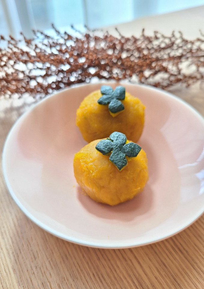 ミニサイズ☆秋のかぼちゃ煮物風 de 柿-レシピのメイン写真