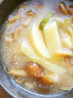 じゃが芋・なめこの味噌汁♪-レシピのメイン写真