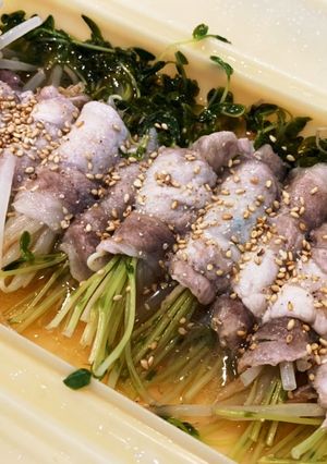 レンジが便利！豆苗ともやしの豚肉巻き巻き-レシピのメイン写真