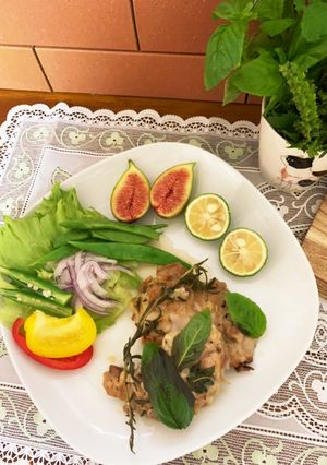 簡単にレストランの味に♡鶏腿肉の香草焼き-レシピのメイン写真