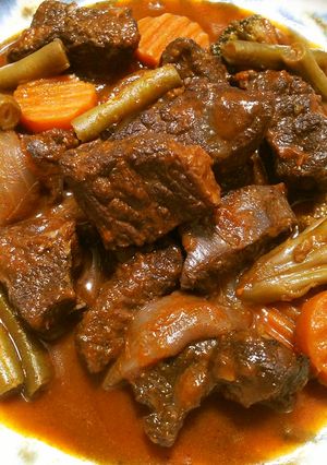 牛すね肉赤ワイン煮込み◎お手軽食材で簡単-レシピのメイン写真