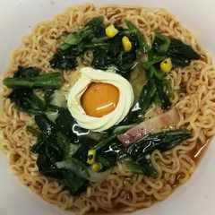 รูปของ ほうれん草バター醤油ラーメン