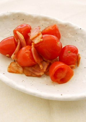 【野菜】ミニトマトとベーコンの炒めもの-レシピのメイン写真