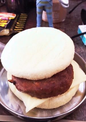 キャンプ飯にチーズマルシンマフィン!-レシピのメイン写真