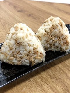 鶏そぼろおにぎり-レシピのメイン写真