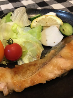 秋鮭のガーリックバター醤油焼き-レシピのメイン写真