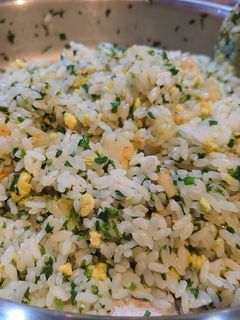 海老、にら、炒り卵の炒飯-レシピのメイン写真