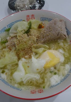 サッポロ一番　完熟卵の塩ラーメン♪-レシピのメイン写真