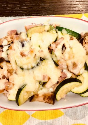 ズッキーニ＊ベーコンの簡単チーズ焼き-レシピのメイン写真