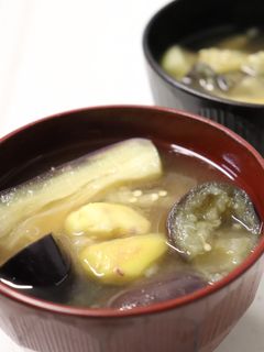 朝昼夕♪栗とレンジ茄子(秋茄子)のみそ汁-レシピのメイン写真