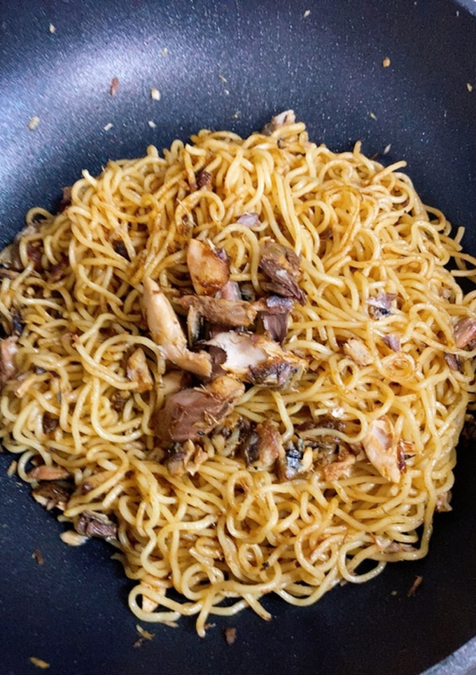 鯖の水煮缶で、簡単カレー焼きそば-レシピのメイン写真