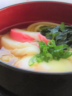 〚オカンの味!落とし卵とわかめのうどん〛-レシピのメイン写真