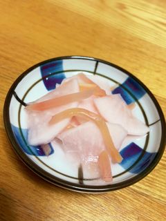 らっきょう酢で簡単に☆紅しょうが甘酢大根-レシピのメイン写真